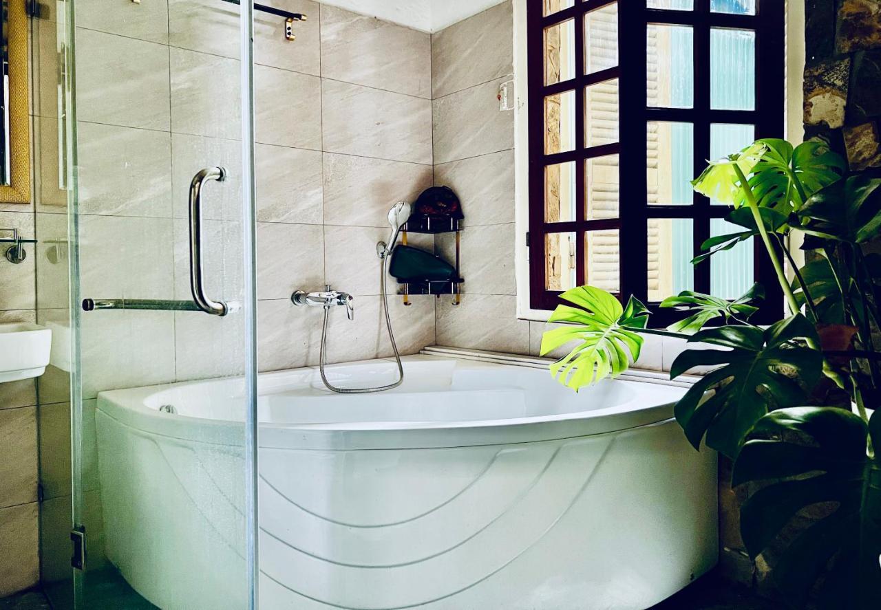 Bed and Breakfast The First Ba Trieu Hanoi Exterior foto